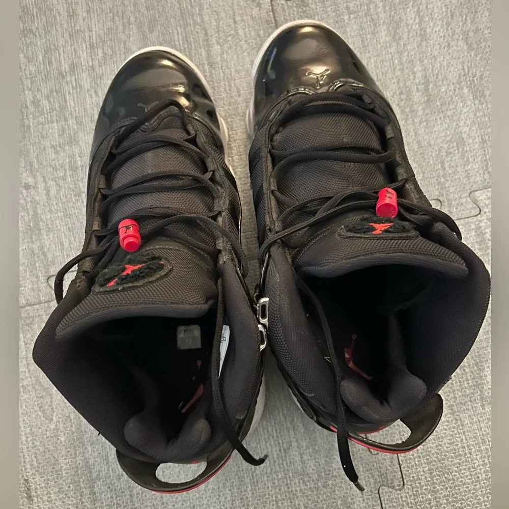 Air Jordan 6 Rings Black Red Basketball Sneakers. Mens size 12.